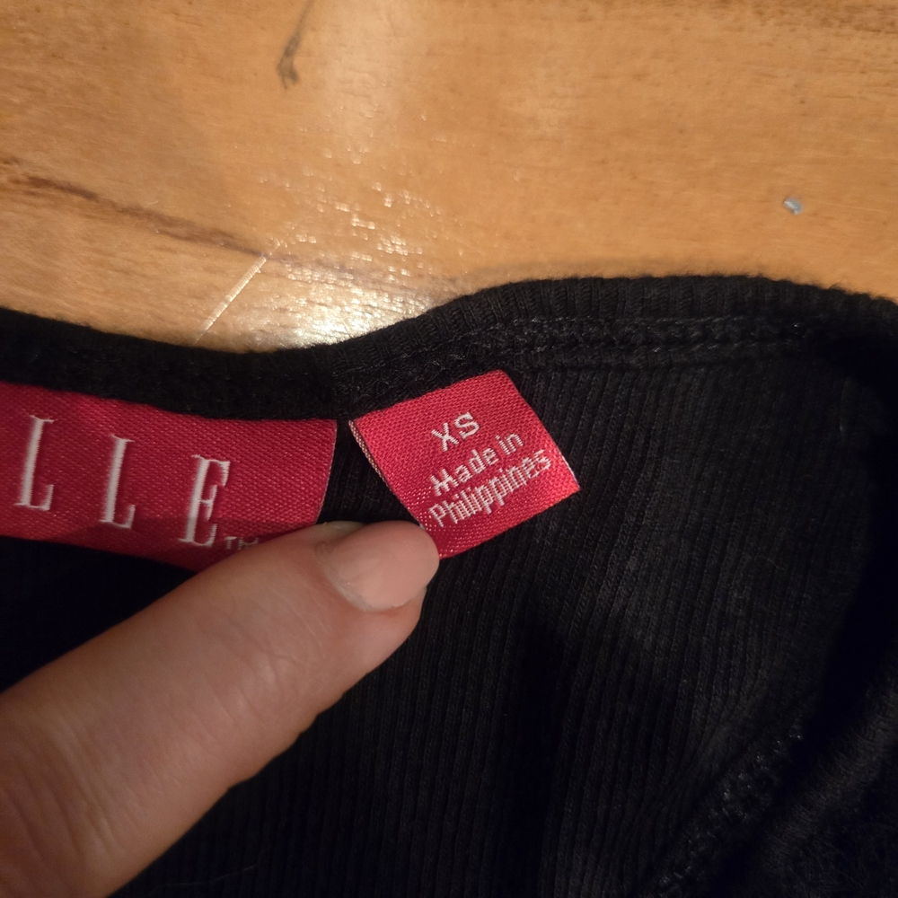 ELLE Ruffle Neck Tank - Picture 3 of 6